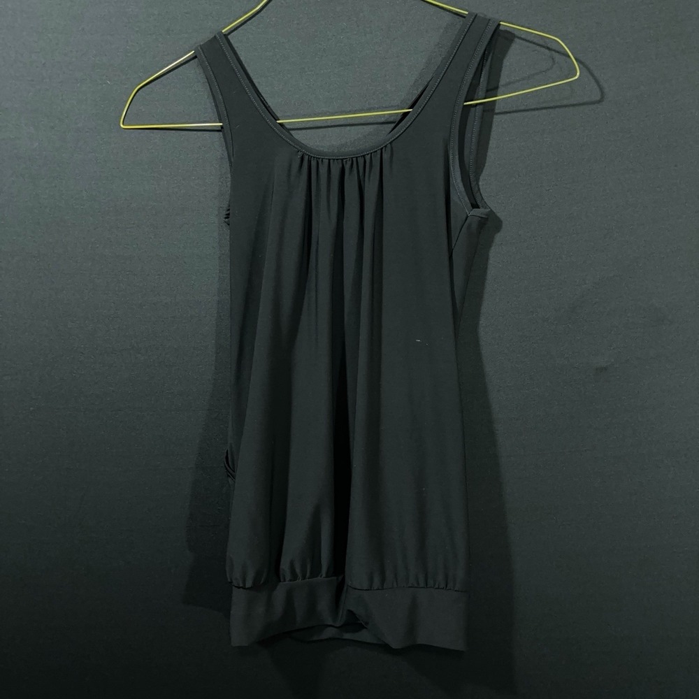 K-Mode Women's Small‎ Black Sleeveless Scoop Neck Blouse Stretchy Flowy Hem